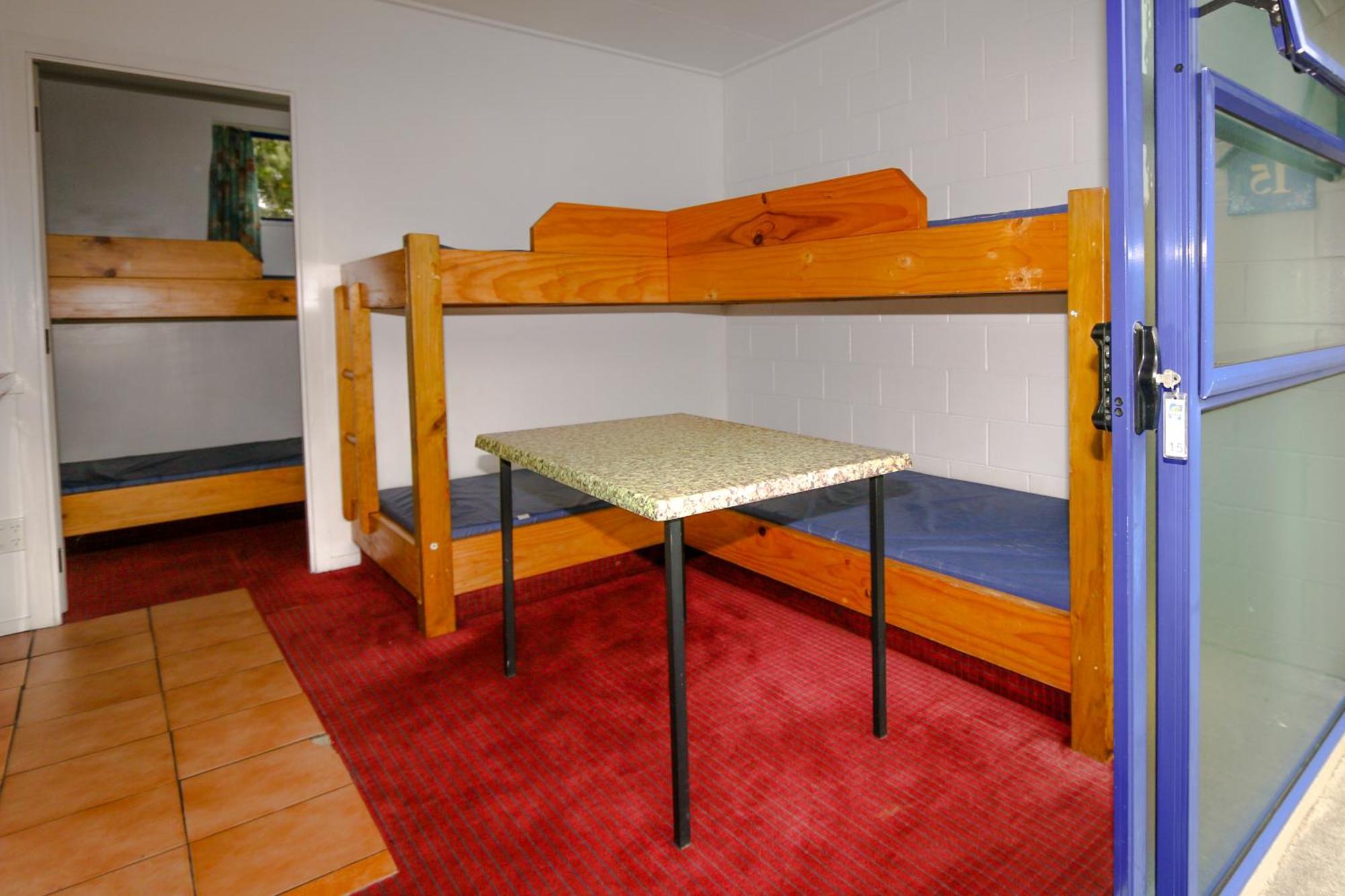 New Plymouth Top 10 Holiday Park Kamer foto