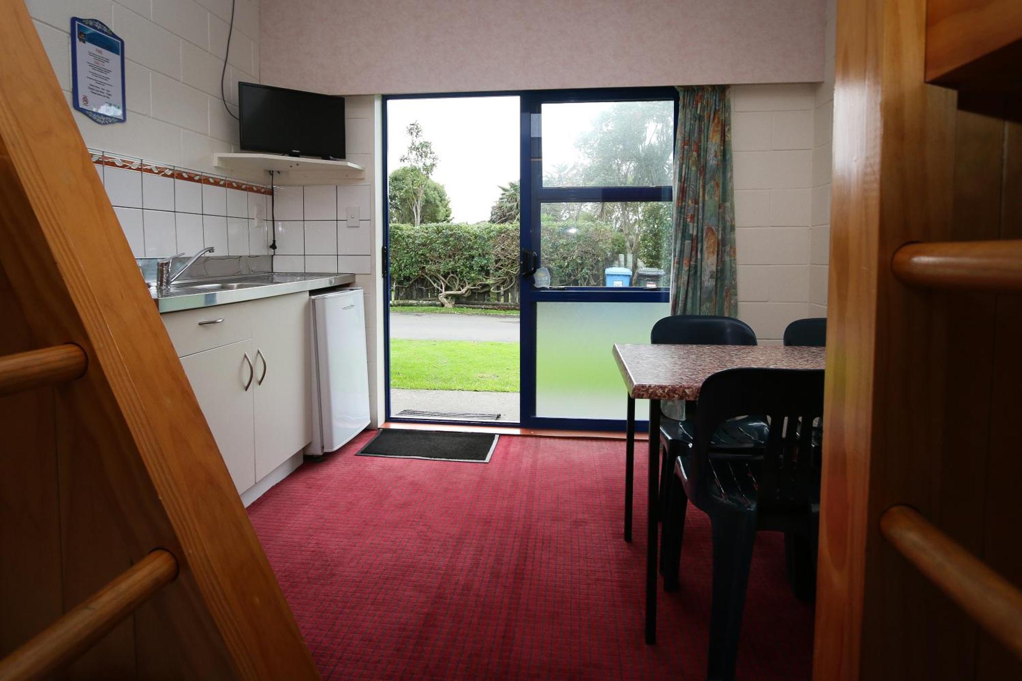 New Plymouth Top 10 Holiday Park Kamer foto