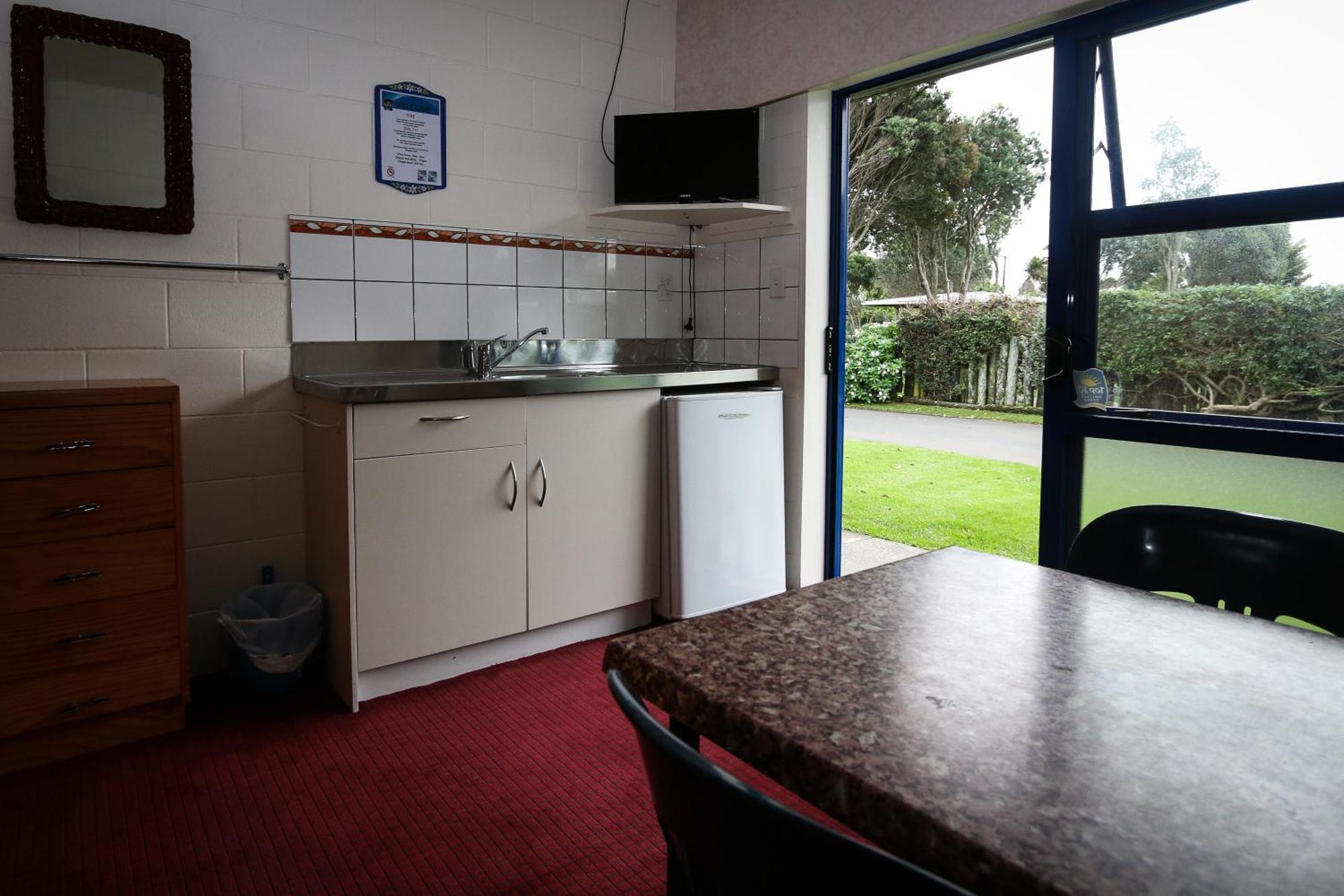 New Plymouth Top 10 Holiday Park Kamer foto