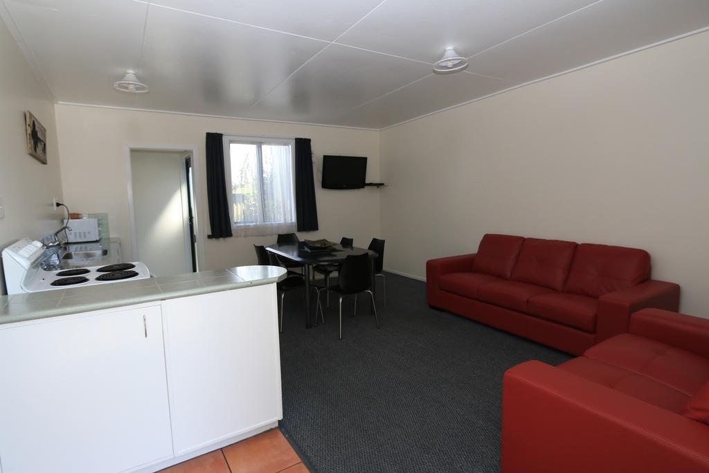 New Plymouth Top 10 Holiday Park Kamer foto