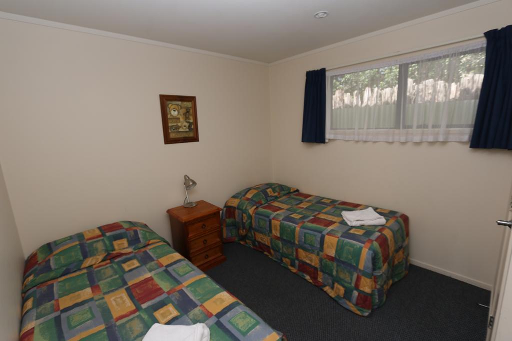 New Plymouth Top 10 Holiday Park Kamer foto