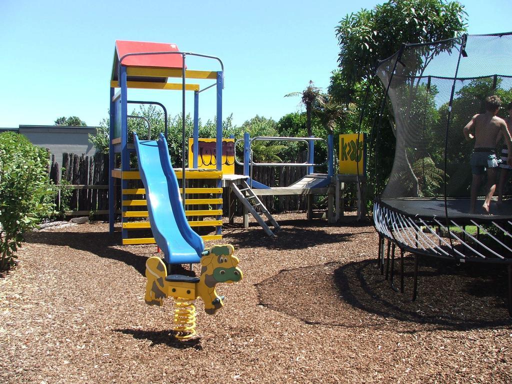 New Plymouth Top 10 Holiday Park Buitenkant foto
