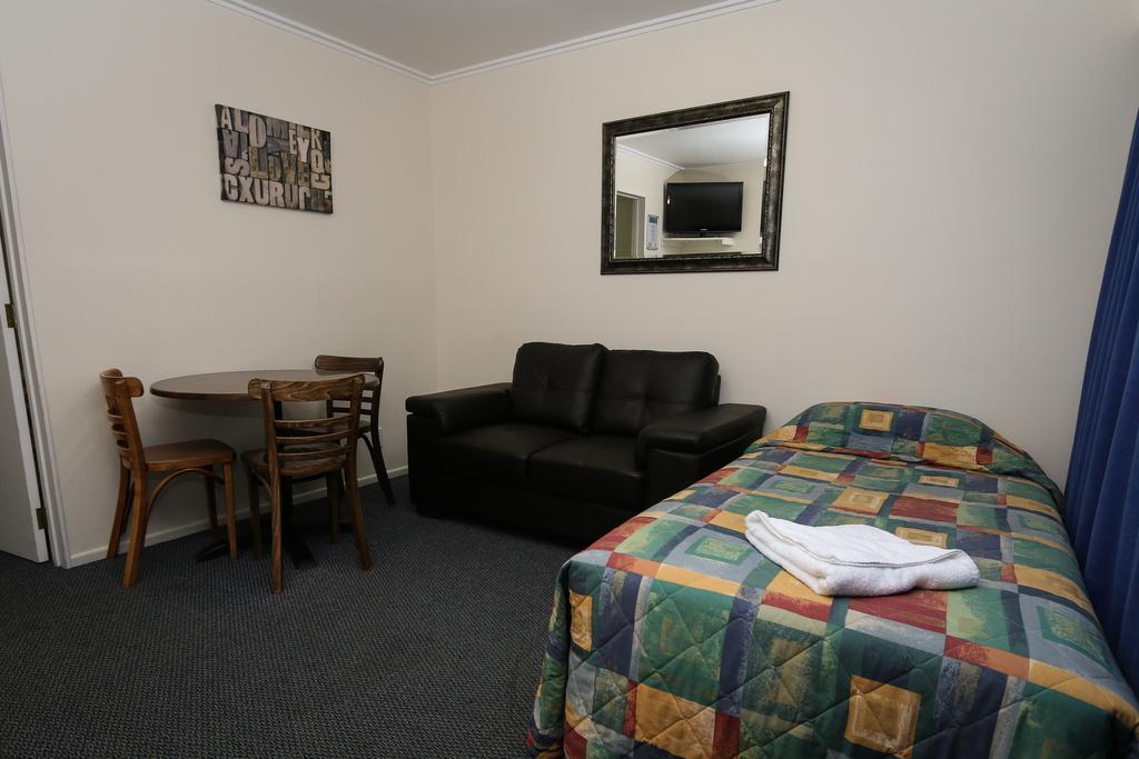 New Plymouth Top 10 Holiday Park Kamer foto