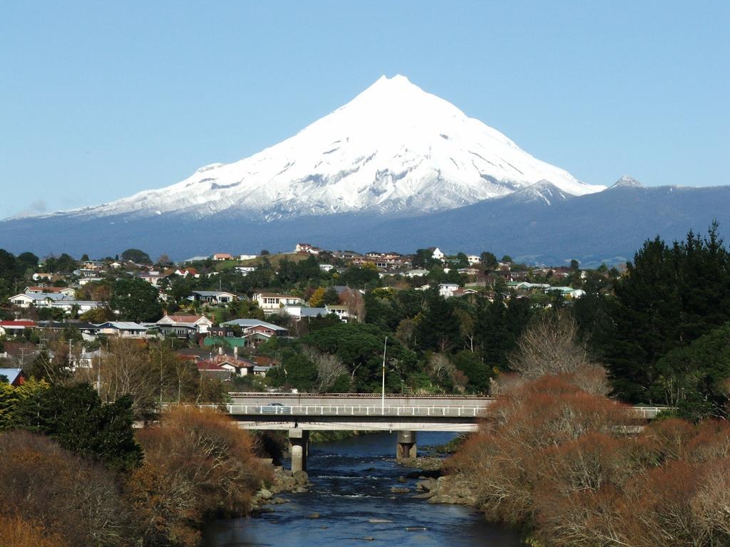 New Plymouth Top 10 Holiday Park Buitenkant foto