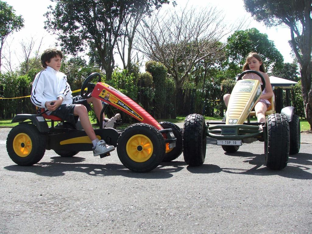 New Plymouth Top 10 Holiday Park Buitenkant foto