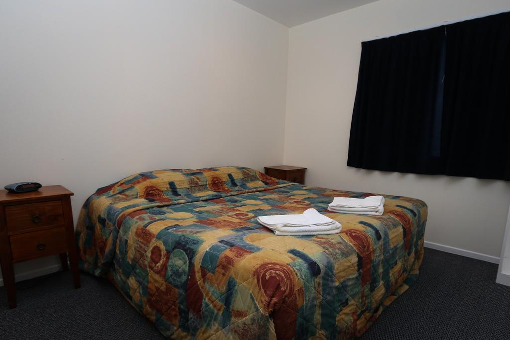 New Plymouth Top 10 Holiday Park Kamer foto