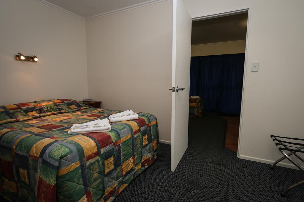 New Plymouth Top 10 Holiday Park Kamer foto