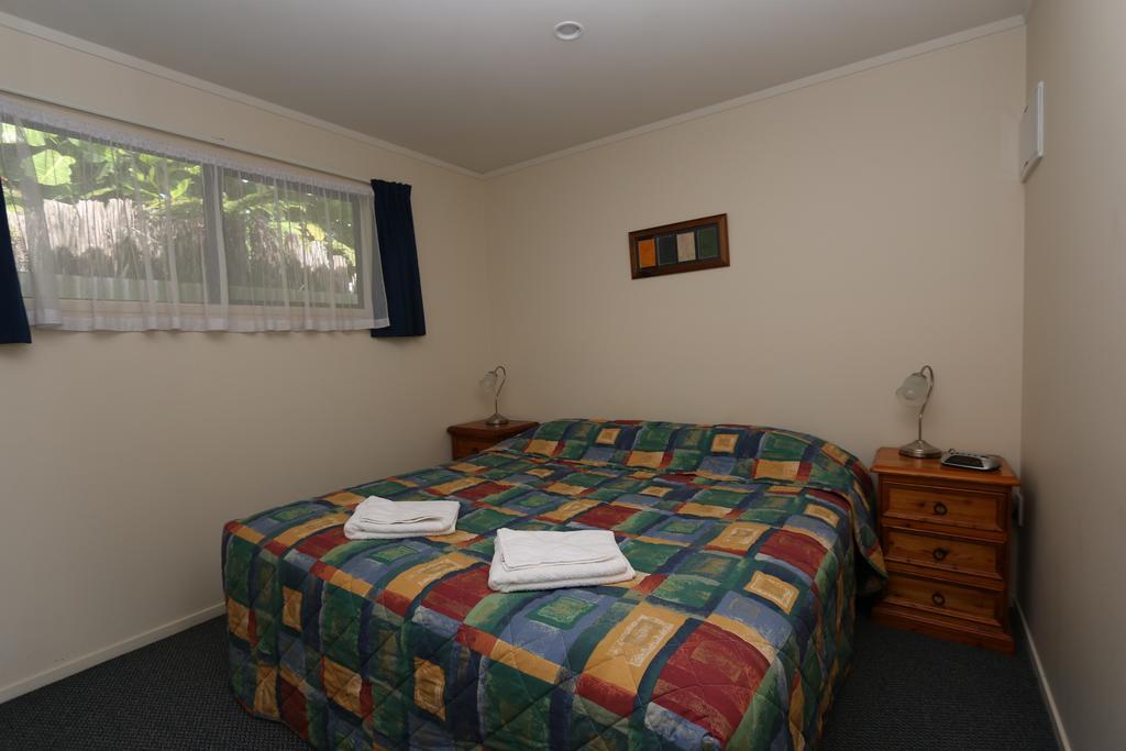 New Plymouth Top 10 Holiday Park Kamer foto