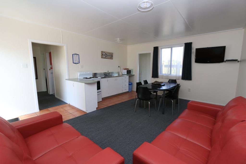 New Plymouth Top 10 Holiday Park Kamer foto