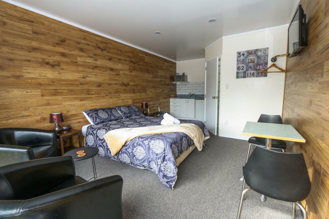 New Plymouth Top 10 Holiday Park Buitenkant foto